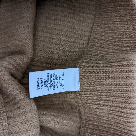 100% Cashmere.Victoria's secret cashmere set - Picture 6 of 6